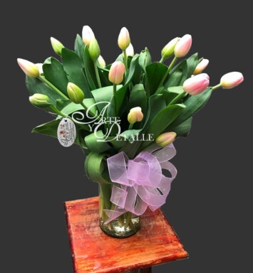 Florero con 20 tulipanes
